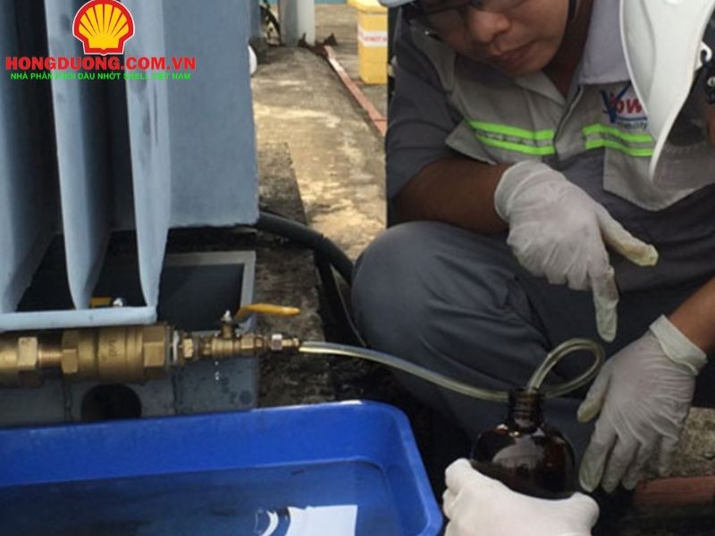 Cách kiểm tra chất lượng dầu máy biến áp chuẩn kỹ thuật giúp bảo vệ thiết bị và kéo dài tuổi thọ cách kiểm tra chất lượng dầu máy biến áp