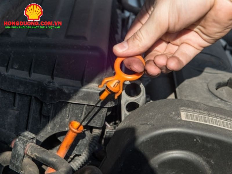 Cách kiểm tra dầu động cơ còn sử dụng được không? 4 dấu hiệu nhận biết dễ dàng cách kiểm tra dầu động cơ còn sử dụng được không